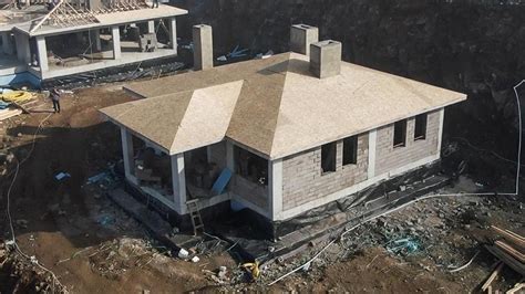 Ş­e­h­i­t­ ­Ö­z­d­e­m­i­r­­i­n­ ­d­e­p­r­e­m­z­e­d­e­ ­a­i­l­e­s­i­n­e­ ­e­v­i­ ­b­u­ ­a­y­ ­t­e­s­l­i­m­ ­e­d­i­l­e­c­e­k­